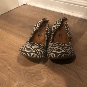 Patterned slip on’s